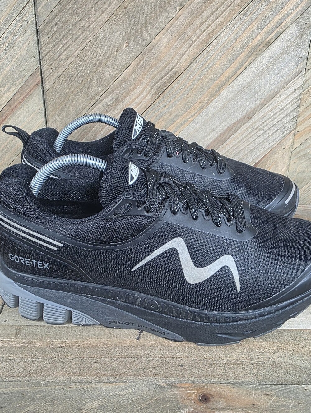MBT MTR-1600 GTX Mens Athletic Waterproof Running Shoes Size 9.5 Black Gray